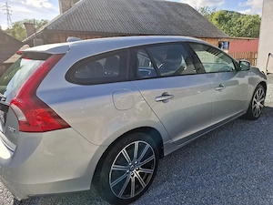 Volvo V60 D6 Twin Engine Plug-in Hybrid AWD 2016, 285 CP, Automat, Autonomie electrică 50 km - imagine 3