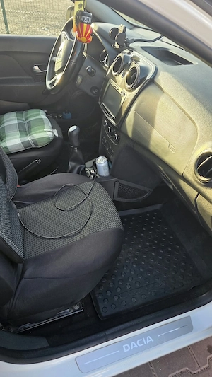 Vând Dacia Logan,1.5 dci,colant activ Timișoara,240.000 km..Distribuție si ambreiaj schimbate la 220 - imagine 6