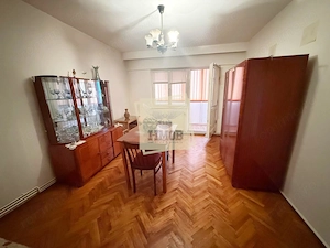 Apartament cu 4 camere 2 bai balcon si pivnita in Vasile Aaron - imagine 2