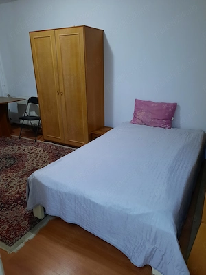 Dau in chiriie  garsoniera zona Decebal-Sovata 200E