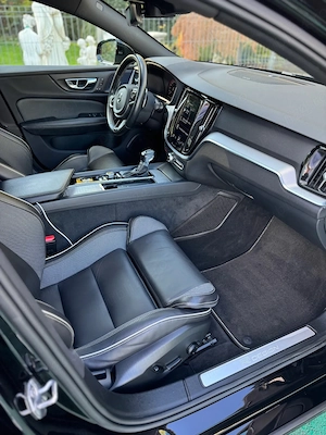 Volvo S60.T6.R-Desing 2.0 Benzină 310hp 2019 - imagine 6