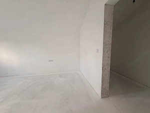 1/2 Duplex cu 4 camere - zona linistita in Giarmata Mare - imagine 10