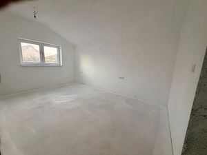 1/2 Duplex cu 4 camere - zona linistita in Giarmata Mare - imagine 11