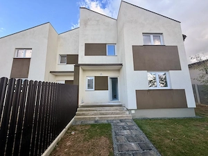 1/2 Duplex cu 4 camere - zona linistita in Giarmata Mare
