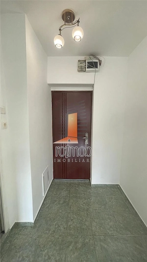 Basarabia - Diham, garsoniera renovata, 6 10, bloc 1982 - imagine 6