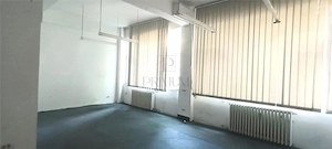 Spatiu comercial cu vitrina  si vad pietonal - Central - imagine 5