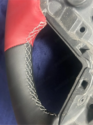 Volan auto sport retapițat piele neagră și roșie – 3 spițe - imagine 6