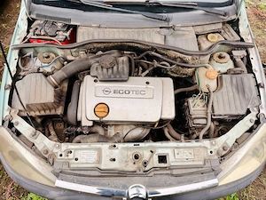 Dezmembrez Opel Corsa C an fabricație 2002, motor 1.4i benzină, cod X14XE, caroserie hatchback 2 usi - imagine 2