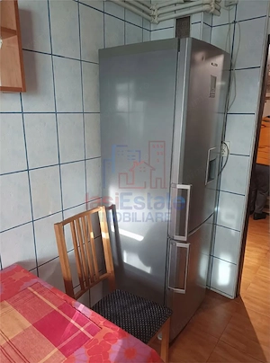 Apartament cu 3 camere de vanzare in Nicolina - 70 mp decomandat - imagine 3
