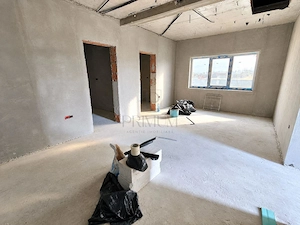 Duplex pe plan - canalizare - bucatarie inchisa - 3 bai - imagine 3