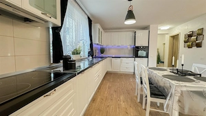 Apartament superb 2 camere + parcare Urban Coresi - imagine 4