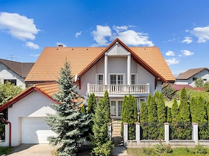 Vila / Casa superba cu 5 camere | 1032 mp teren | Sanpetru Brasov