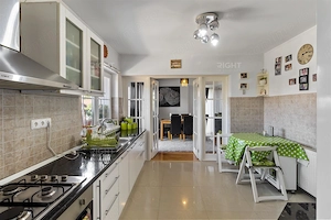 Vila / Casa superba cu 5 camere | 1032 mp teren | Sanpetru Brasov - imagine 5