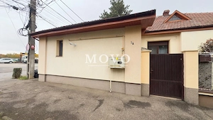 Casa individuala cu 4 camere, 2 fronturi stradale, zona Lipovei.