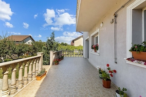 Vila / Casa superba cu 5 camere | 1032 mp teren | Sanpetru Brasov - imagine 9