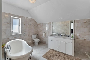Vila / Casa superba cu 5 camere | 1032 mp teren | Sanpetru Brasov - imagine 13
