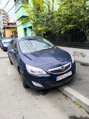Opel Astra J - imagine 2