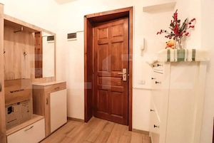 Apartament 3 camere 60mp, 2 balcoane, sauna, Sinaia - zona centrala - imagine 6