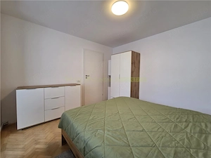 Apartament renovat 3 camere zona Garii - imagine 19