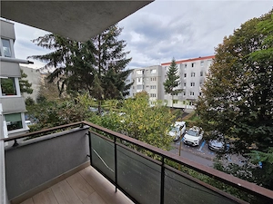 Apartament renovat 3 camere zona Garii - imagine 15