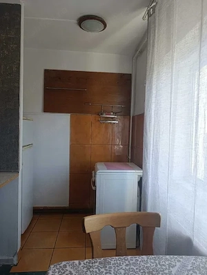 Apartament 2 camere  decomandat model mare etaj 3 Freidorf langa Liceul Auto centrala proprie - imagine 2
