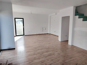 Comision 0 - Duplex 5 camere - despartit prin C.T. - finalizat - imagine 3