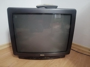 Vand televizor color cu tub marca Sonic