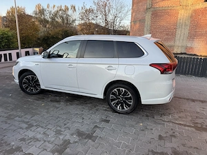 Mitsubishi Outlander PHEV 2016 4x4 Hibrid - imagine 6