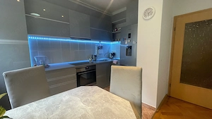 Apartament frumos in  zona Prefectura-Medicina - imagine 18