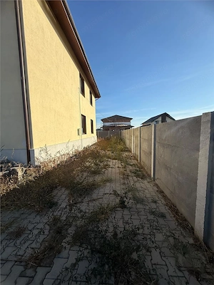 Duplex intreg de vanzare, compartimentat in 4 apartamente – ideal investitie! - imagine 2