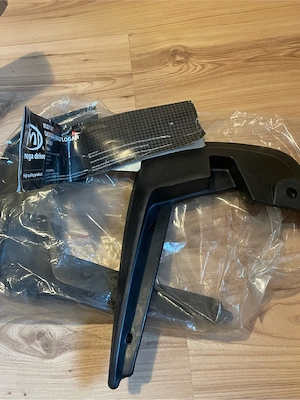 set doua aparatori noroi fata megadrive dacia logan 1 - imagine 2