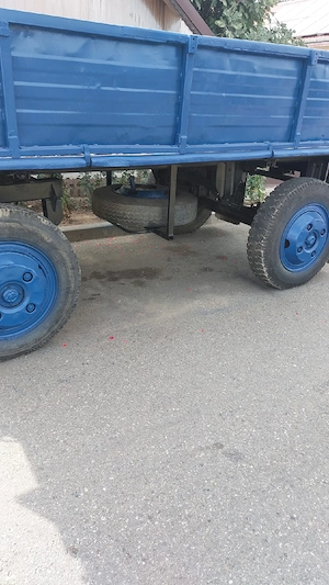 Remorcă agricolă pentru tractor, 2 axe, 4 roți, obloane metalice - imagine 4