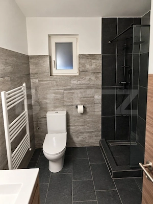 Casă modernă P+M de vânzare, cu terasă, balcon și parcare - imagine 11