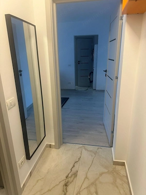 Închiriez apartament in cartier tractoru langa piata tel   - imagine 6