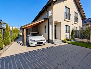 Casă modernă P+M de vânzare, cu terasă, balcon și parcare - imagine 9