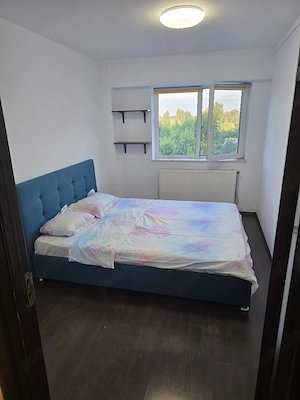 închiriez apartament 3 camere - imagine 2