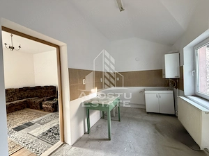 Casa curte comuna, 4 camere si anexe, centrala proprie, zona Balcescu - imagine 3