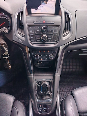Opel Zafira Tourer 2.0CDTI, 7 locuri - imagine 9