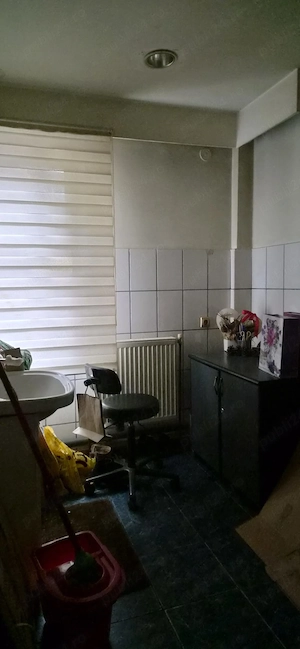 Vand apartament 2 camere, transformat in spatiu servicii, ultracentral, Pitesti, Bulevardul republic - imagine 11