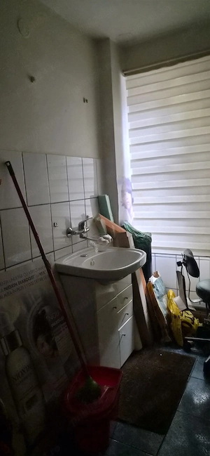 Vand apartament 2 camere, transformat in spatiu servicii, ultracentral, Pitesti, Bulevardul republic - imagine 12