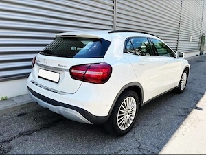 ***PROPRIETAR*Mercedes-Benz GLA 200d*4Matic*an 2017*Cutie Automata*Bi-Xenon*Navi*KeyLess GO*** - imagine 6