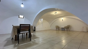 De vanzare apartament + demisol generos    Suprafata totala 118 mp - imagine 7