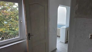 BULEVARDUL DAMBOVITA - GARSONIERA - 24 MP  - BALCON - ETAJ 2 - BAIE SI BUCATARIE LA GRI - imagine 4