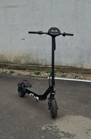 Vând trotinetă G2 în stare foarte buna