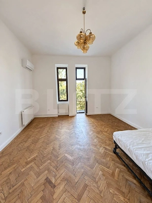 APARTAMENT CU PERSONALITATE ÎN CENTRUL ISTORIC | VEDERE SPRE CRIȘ | 106 MP - imagine 3