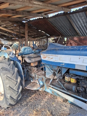 Vand tractor FORD si utilaje  - imagine 2