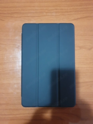 Vând husă neagră Smart Cover pentru tabletă Huawei MatePad 10.4 inch   NOUĂ în țiplă  89 RON