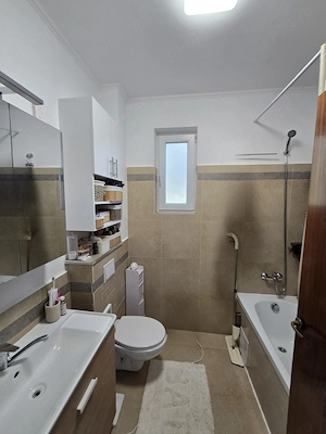 Vand apartament decomandat, 2 camere, zona Vivo- Sf. Ioan, parcare inclusa - imagine 4