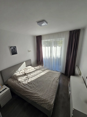 Vand apartament decomandat, 2 camere, zona Vivo- Sf. Ioan, parcare inclusa - imagine 3