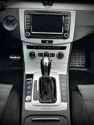 Volkswagen Passat - imagine 4